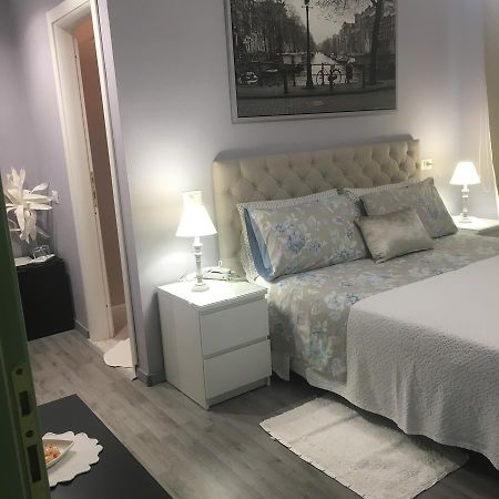 Hotel Manuela Cinquale Bagian luar foto