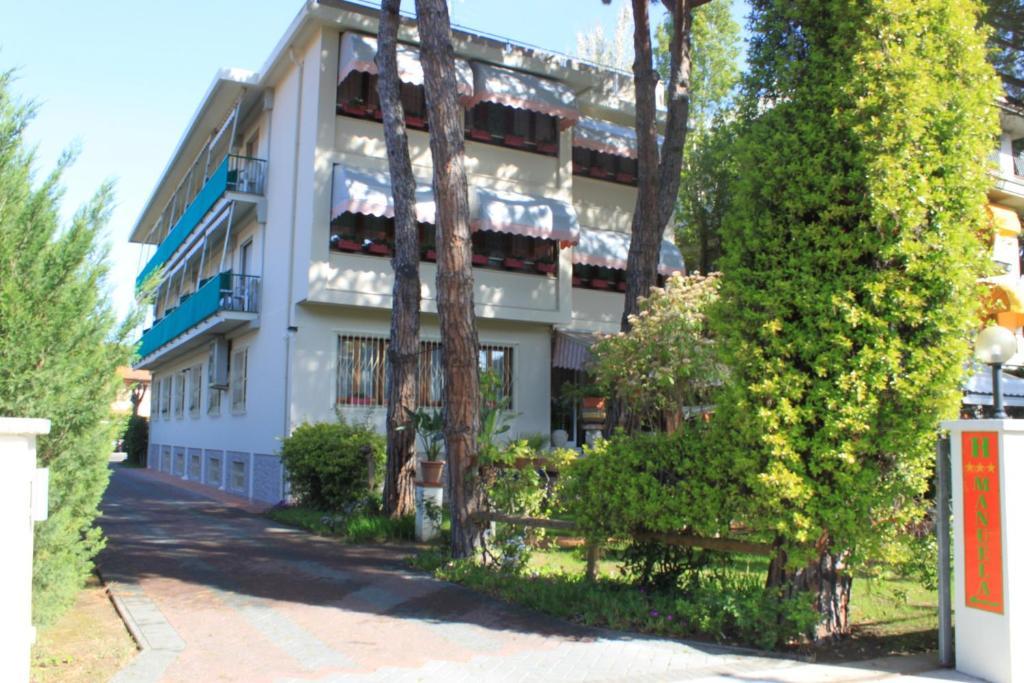 Hotel Manuela Cinquale Bagian luar foto