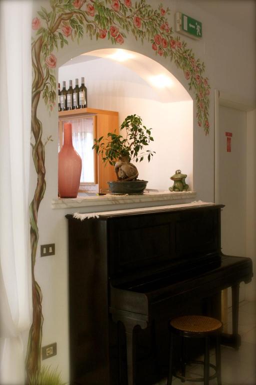 Hotel Manuela Cinquale Bagian luar foto